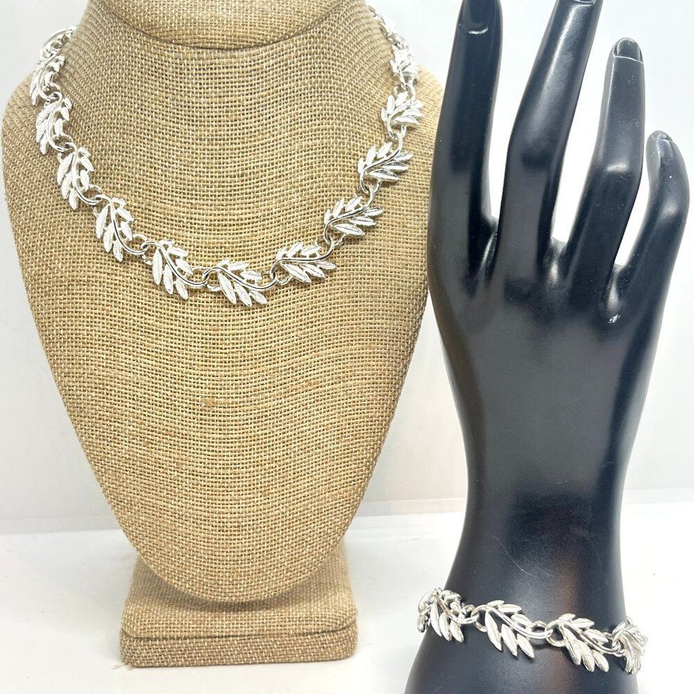 VINTAGE NAPIER Leaf Necklace Bracelet Set Silver Tone Textured Links 1950s MCM